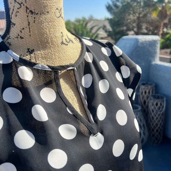 ANN TAYLOR FACTORY SMALL PETITE SLEEVELESS BLOUSE - Picture 2 of 6